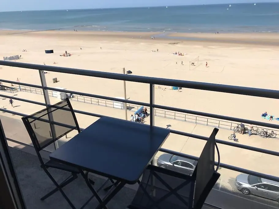 Studio Met Zeezicht En Zwembad En Parking Middelkerke