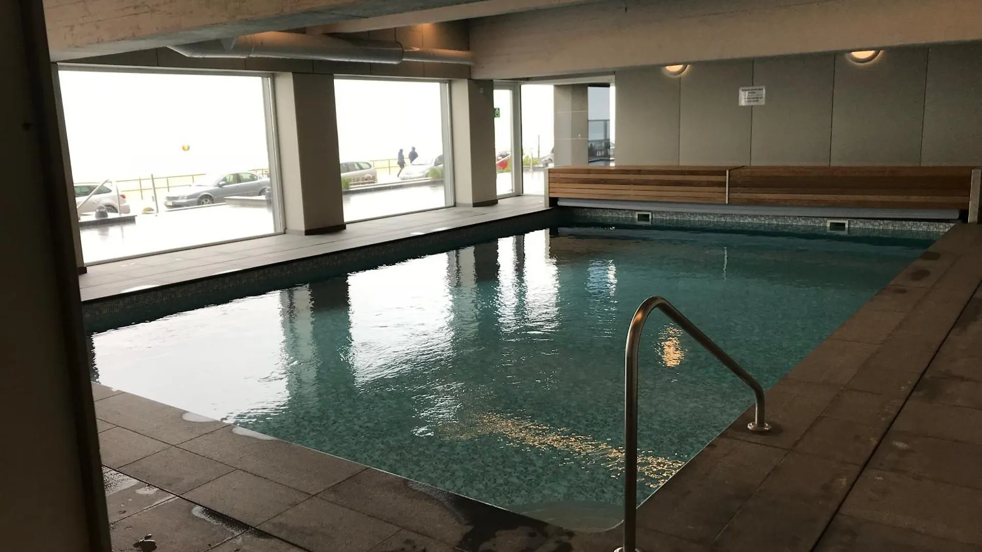 Studio Met Zeezicht En Zwembad En Parking Middelkerke Belgie